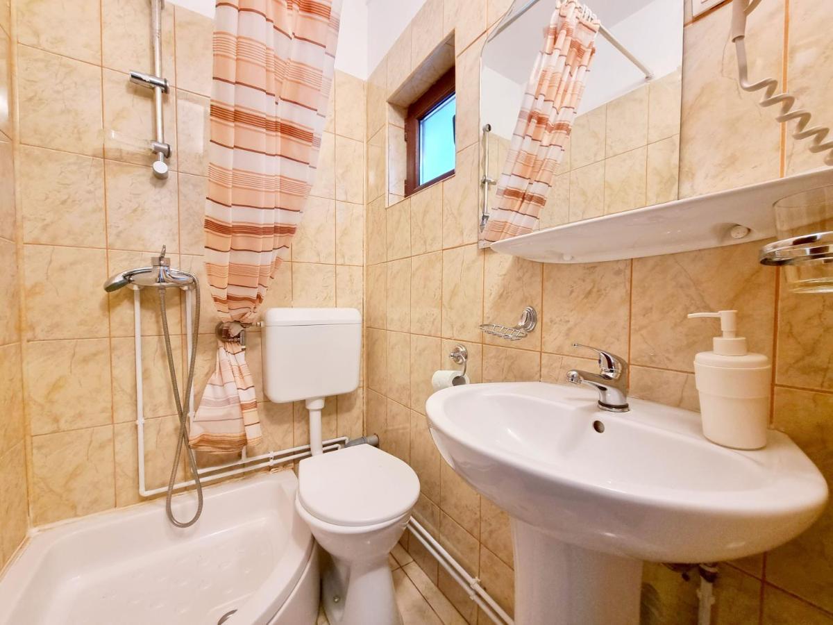 Casa Cu Brazi Hotel Szászbuda Kültér fotó